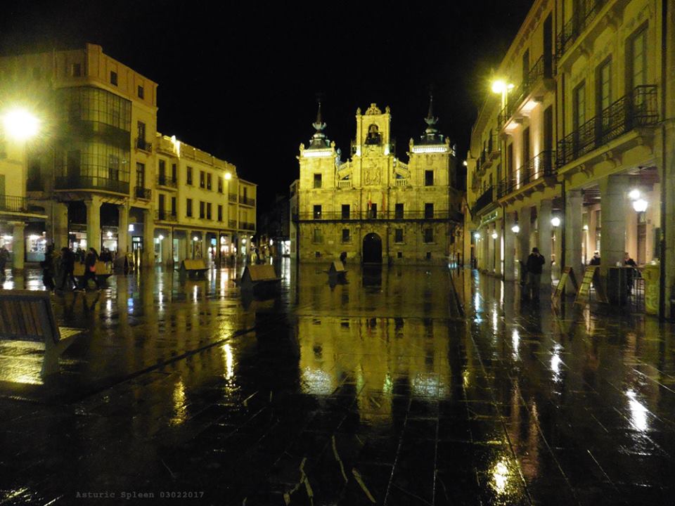 Plaza Mayor y Ayuntamiento de Astorga